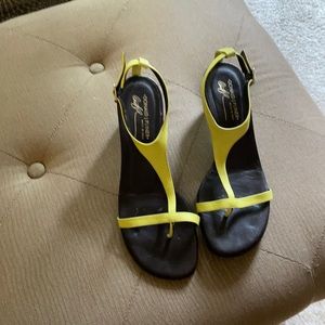 Pristine Donald j plimper lime green sandles